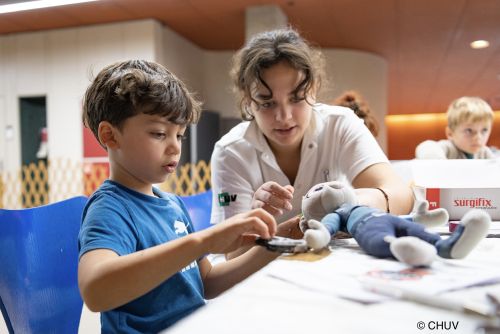 Nounoursologue avec un enfant